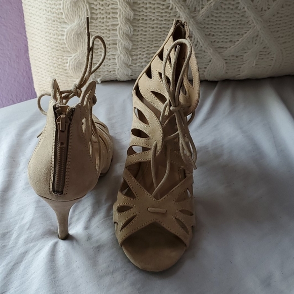Christian Siriano for Payless strappy heels beige - Picture 3 of 5